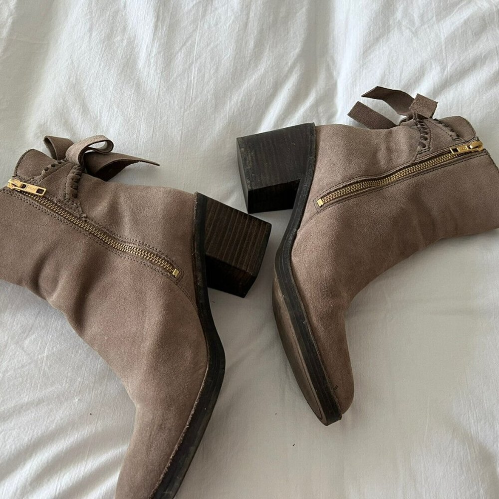 Ugg | Women’s 10 | Suede Fraise Whipstitch Boot Mouse Brown Leather - Picture 4 of 10